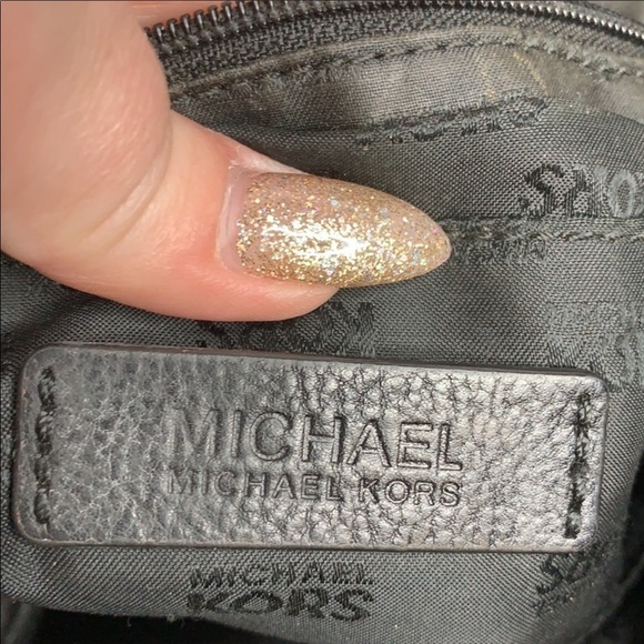 Michael Kors Signature Jet Set Tote Color: Black - Picture 7 of 9